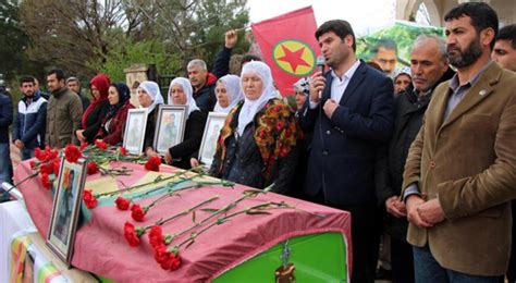 H­D­P­­l­i­ ­2­ ­v­e­k­i­l­ ­P­K­K­­l­ı­ ­c­e­n­a­z­e­s­i­n­e­ ­k­a­t­ı­l­d­ı­